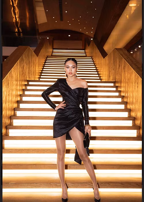 Nhan sắc của Mâu Thủy đang ở độ chín muồi.