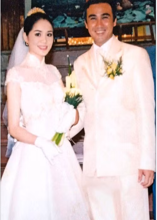 Người phụ nữ luôn bên cạnh MC Quyền Linh chính là Dạ Thảo - bà xã của nam nghệ sĩ. Ảnh: FBNV