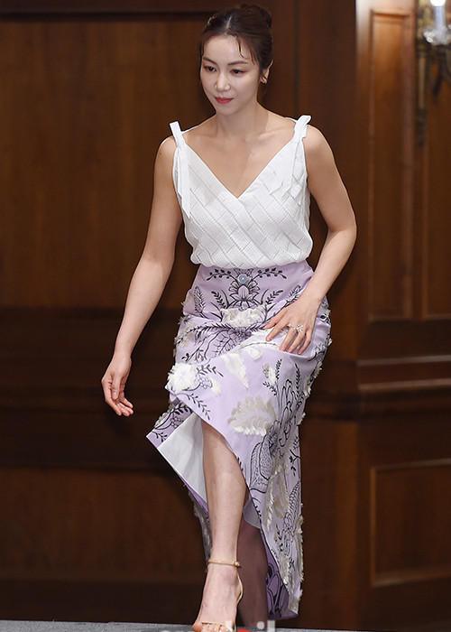 Xuất hiện buổi ra mắt phim, Kim Ok Bin hút ánh nhìn bởi vẻ quyến rũ. Ảnh: Mydaily