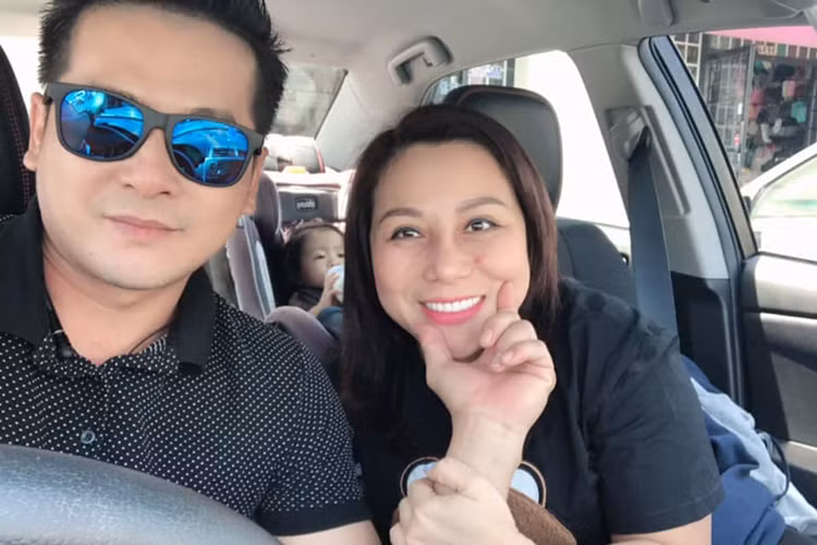 Hình ảnh vợ chồng Hoàng Anh tình tứ bên nhau trong những ngày cuối tuần.