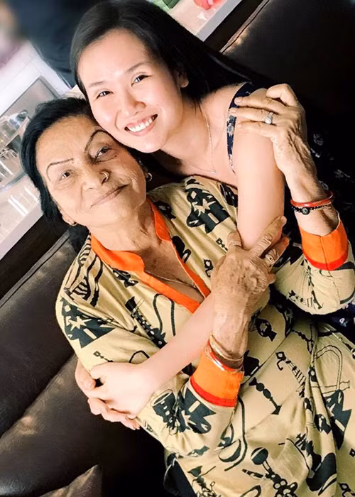 Không chỉ được chồng cưng chiều, Võ Hạ Trâm còn được lòng gia đình chồng.