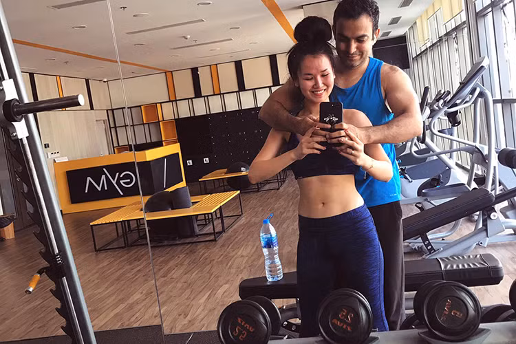 Nữ ca sĩ từng chia sẻ, ông xã từng vỗ về, động viên trong lúc cô lo lắng, hoang mang trong cuộc việc, nhất là khi chuẩn bị cho sự kiện lớn của mình.