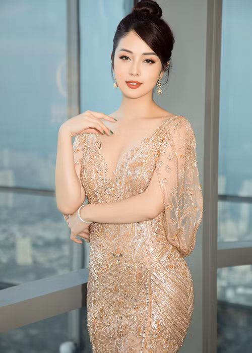 Sự cố khiến Jennifer Phạm phải hủy một loạt công việc đã nhận trước đó và gửi lời xin lỗi tới các đối tác.