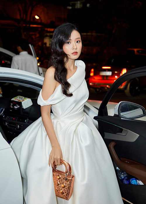 Sau mối tình với Phan Thành, Midu trở nên kín tiếng hơn trong chuyện tình cảm.