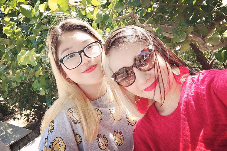 Hình ảnh Cát Tường bên con gái ở Australia trong năm nay.