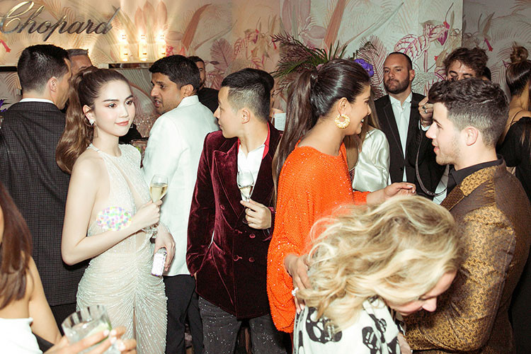 Hình ảnh Ngọc Trinh diện đầm mỏng tang tại tiệc Cannes 2019 đang gây tranh cãi trên mạng xã hội.