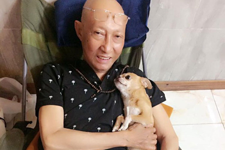 Khi nghệ sĩ Lê Bình bị ung thư, các nghệ sĩ chung tay kêu gọi quyên góp để ông có thêm kinh phí điều trị, cho thấy tình nghệ sĩ chưa bao giờ tắt.