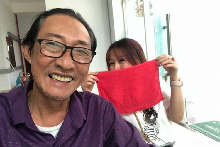 Tháng 4/2018, nghệ sĩ Lê Bình phát hiện bị ung thư phổi. Tuy nhiên, ông giấu thông tin bệnh tình cho đến khi một khán giả đăng tải hình ảnh nam nghệ sĩ điều trị bệnh vào tháng 8/2018.