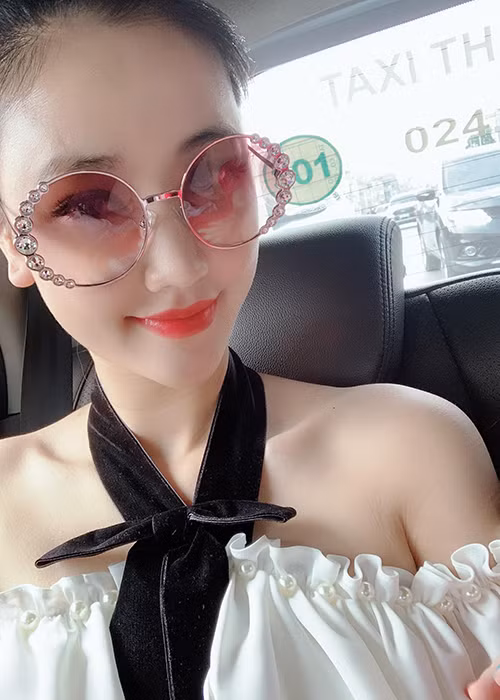 Theo VOV, Maya cho biết, cảnh thân mật vụng trộm giữa Xuân và một người đàn ông là một trong những phân đoạn hay và đắt giá nhất nên cô không thể giao cho diễn viên đóng thế.