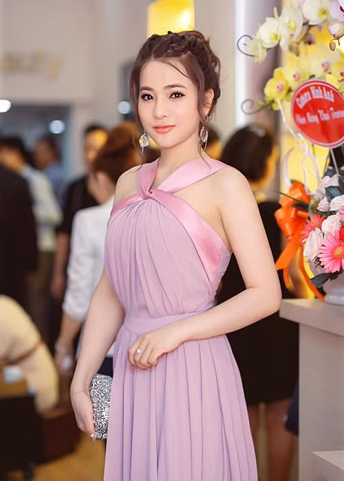 Bảo Yến không chỉ sở hữu giọng hát nội lực mà còn có ngoại hình xinh đẹp.