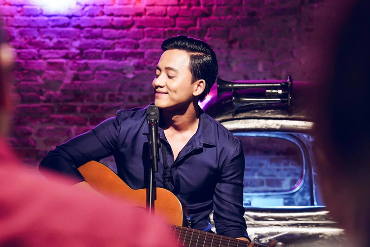 Mai Tài Phến kém Mỹ Tâm đến 10 tuổi.