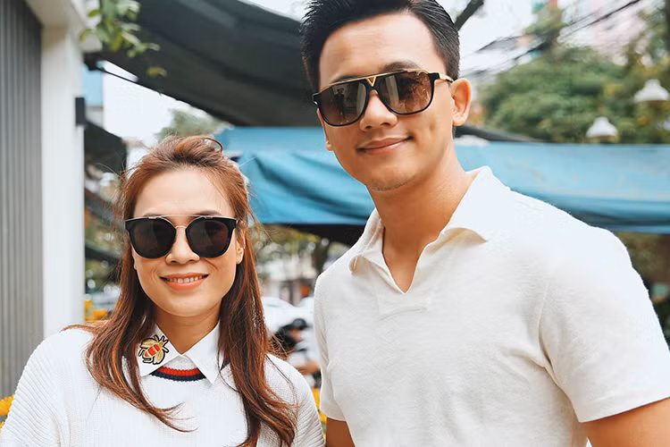 Nam diễn viên khá thân thiết với Mỹ Tâm.