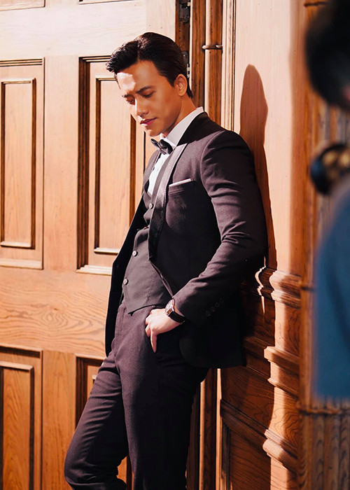 Nam diễn viên và "họa mi tóc nâu" từng đóng chung MV, phim điện ảnh.