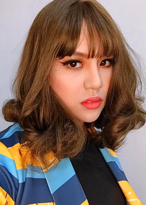 Duy Khánh khiến fan ngả mũ khi giả gái xuất thần.