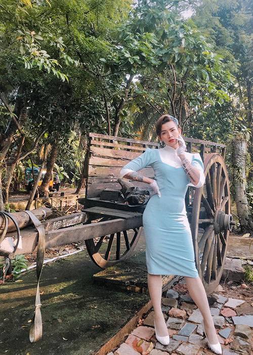 Hình ảnh BB Trần hóa thân thành Hồ Ngọc Hà trong MV "Cả một trời thương nhớ".