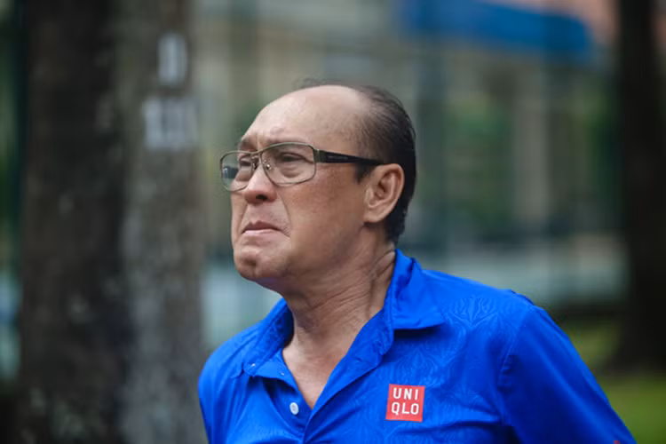 Bản thân nghệ sĩ Duy Phương thừa nhận anh từng cá độ bóng đá nhưng không đâm đầu hơn thua đến mức trắng tay như lời con trai nói. Nam nghệ sĩ tiết lộ anh chỉ thua khoảng vài trăm triệu. Ảnh: Vietnamnet