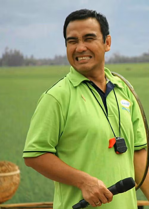 Quyền Linh đã có nhiều cống hiến cho nghệ thuật và tham gia nhiều hoạt động mang tính nhân văn. Đó là lý do khi anh tiết lộ ý định dừng tham gia các chương trình, khán giả lẫn đồng nghiệp đều tha thiết mong Quyền Linh suy nghĩ lại.