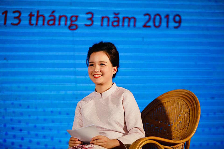 MC Minh Trang cũng lên tiếng về bộ ảnh "Những đứa trẻ mang bầu" khi bị nhầm là một trong những người thực hiện bộ ảnh.