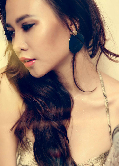 Đàm Thu Trang từng vướng nghi vấn hẹn hò ca sĩ Lê Minh Trung. Tuy nhiên, cả hai khẳng định chỉ là bạn thân.