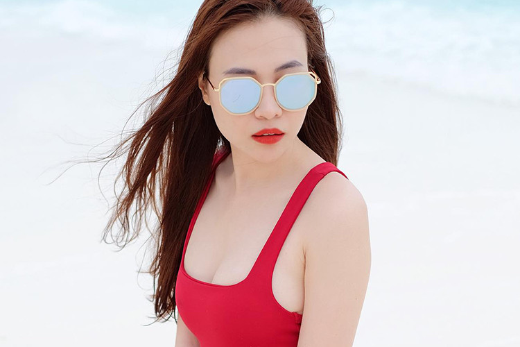 Từ khi trở thành bạn gái của Cường Đô la, Đàm Thu Trang ngày càng trẻ trung, gợi cảm.