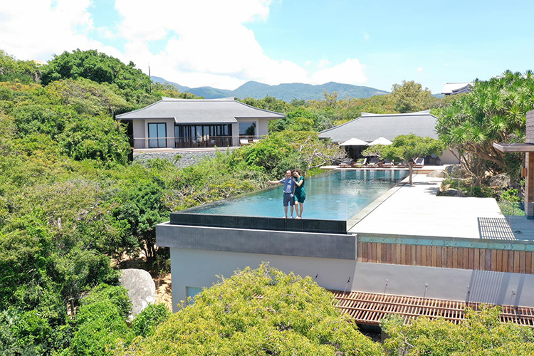 Trước tin đồn về hôn lễ, cặp đôi đã tổ chức lễ ăn hỏi bí mật vào tháng 2/2019.