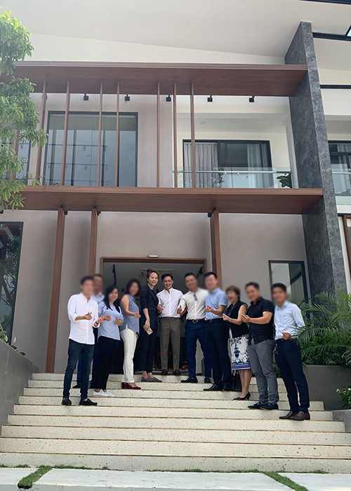 Đàm Thu Trang được cho là xứng với Cường Đô la. Cô không chỉ xinh đẹp mà còn giỏi giang, hỗ trợ Cường Đô la trong công việc.