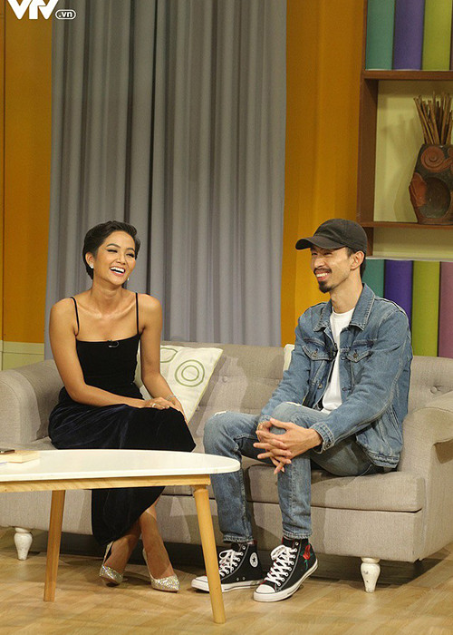 Rapper Đen Vâu khẳng định anh không hẹn hò Hoa hậu H'hen Niê. Ảnh: VTV