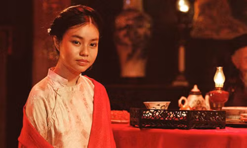 Su nua voi cua 'Vo ba' va he luy it ai luong den