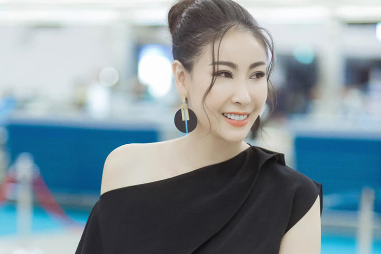 Được biết, trong cảnh quay nhạy cảm, Hà Kiều Anh có màn che chắn và ê-kíp chỉ có quay phim, đạo diễn và diễn viên Lê Tuấn Anh. Ảnh: Khám phá