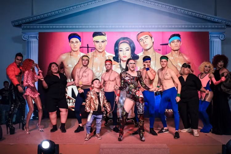 Tại sự kiện, Thu Minh nói về từ diva cô sử dụng không mang ý nghĩa là nữ danh ca mà có nghĩa là đẳng cấp, ít đụng hàng, vẻ vang và ấn tượng. Ảnh: Vietnamnet