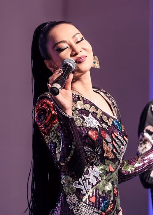 Nữ ca sĩ chia sẻ thêm, ở tuổi 42, cô không còn nhiều thời gian để phung phí như 10 năm trước đây bởi nay đã có gia đình vì vậy bây giờ cô phải làm ngay và luôn. Ảnh: Vietnamnet