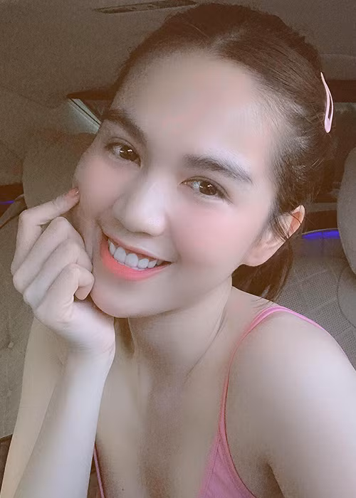 Mỗi khi Ngọc Trinh cập nhật thông tin, hình ảnh trên trang cá nhân, antifan kéo vào để lại những bình luận không hay về người đẹp.