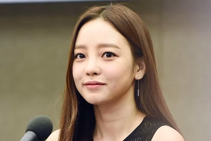 Theo YTN, nữ ca sĩ Goo Hara đã cố gắng tự tử tại nhà riêng ở Cheongdam vào rạng sáng ngày 25/5.