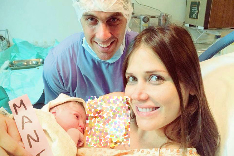 Maria Julia Mantilla đến từ Peru, đăng quang Hoa hậu Thế giới 2004. Năm 2016, cô hạ sinh con gái đầu lòng.