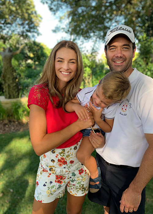 Đến từ Nam Phi và được sinh ra bằng phương pháp thụ tinh ống nghiệm, Rolene Strauss là Hoa hậu Thế giới 2014. Hiện tại, cô có cuộc hôn nhân hạnh phúc bên chồng con.