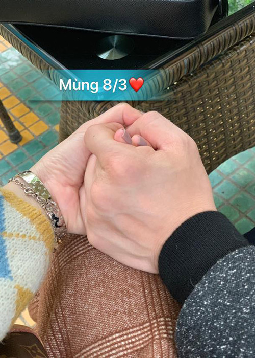 Trên trang cá nhân, Quế Vân thường xuyên úp mở hình ảnh bạn trai của mình.