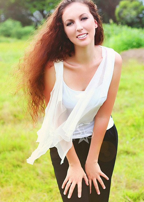 Trước khi yêu Ngọc Duyên Sara, Dương Khắc Linh từng qua một lần đò. Vợ cũ của anh tên Lydia, xinh đẹp, trẻ trung. Ảnh: Gia đình Việt Nam