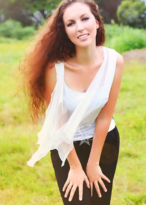 Trước khi yêu Ngọc Duyên Sara, Dương Khắc Linh từng qua một lần đò. Vợ cũ của anh tên Lydia, xinh đẹp, trẻ trung. Ảnh: Gia đình Việt Nam