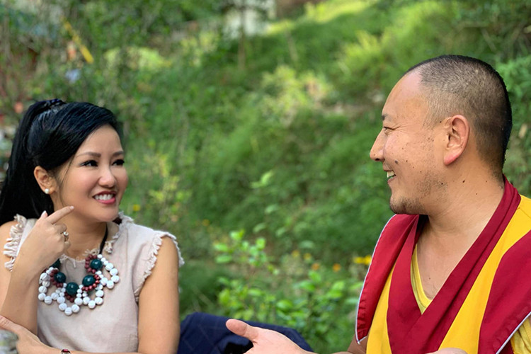 Chồng cũ hạnh phúc bên vợ mới còn Hồng Nhung làm mẹ đơn thân.