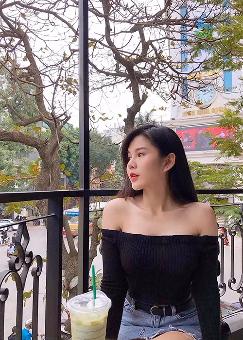 Trong "Mê cung", Thu Hoài đảm nhận vai Linh - người khiến tên biến thái Fedora (do Doãn Quốc Đam đóng) mê mẩn.