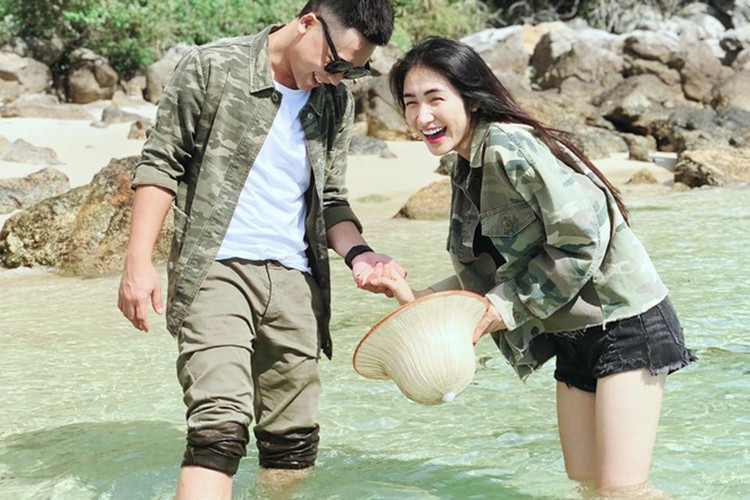 Gần đây, bạn trai của Hòa Minzy hứa bao vé nếu show của bạn gái tại phòng trà ế ẩm sau khi nữ ca sĩ mạnh dạn nhắn nhủ.