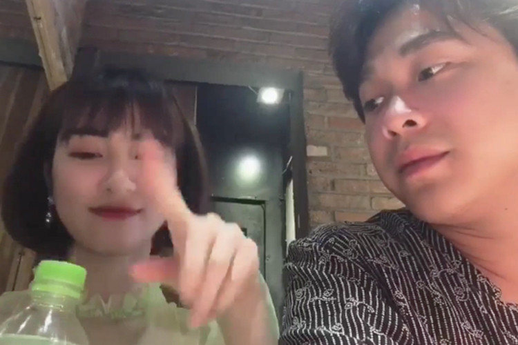 Doanh nhân Minh Hải được biết đến là người hết lòng chiều chuộng bạn gái. Ảnh: Pose