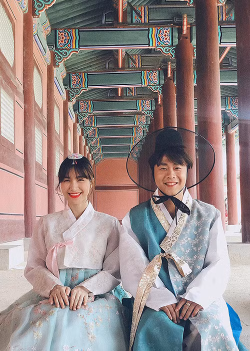 Hoa Minzy sap len xe hoa voi ban trai doanh nhan?