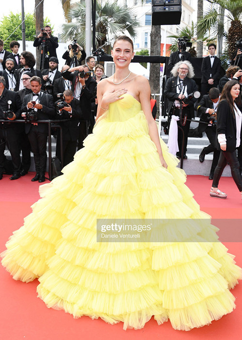 Mỹ nhân Hollywood tụt váy, lộ ngực trên thảm đỏ Cannes 2019 chưa bao giờ ngừng đam mê sàn catwalk.
