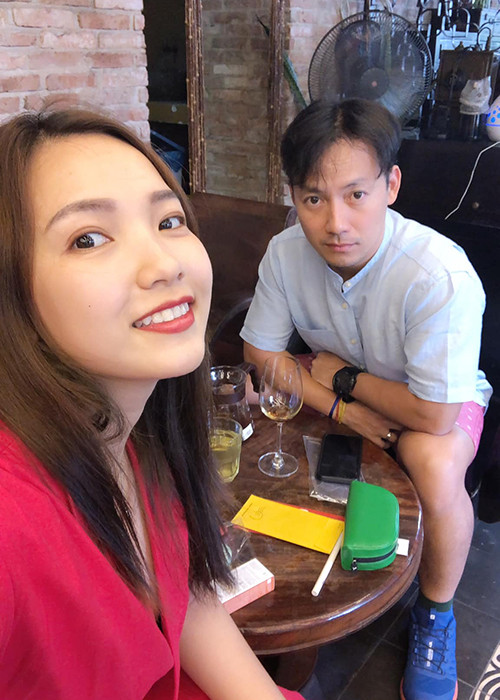 Bà xã của Tiến Đạt được khen ngày càng đẹp mặn mà sau khi kết hôn.