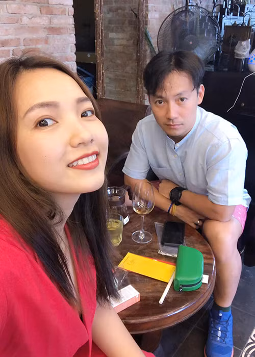 Bà xã của Tiến Đạt được khen ngày càng đẹp mặn mà sau khi kết hôn.