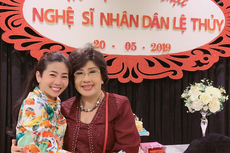 Gần đây, Mai Phương chia sẻ, cô bắt đầu kinh doanh online những sản phẩm dành cho mẹ và bé.