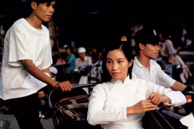 Bộ phim "Khi tôi 20" của đạo diễn Phan Đăng Di hay bộ phim "Xích lô" của đạo diễn Trần Anh Hùng cũng bị cấm lưu hành ở Việt Nam. Ảnh: Dân Việt