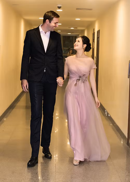 Lan Phương từng chia sẻ, ông xã ngoại quốc của cô thường nấu ăn, rửa bát cho vợ.