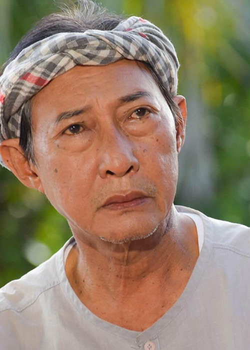 Nghệ sĩ Lê Bình phát hiện bị bệnh ung thư phổi vào tháng 4/2018. Trong thời gian chữa bệnh, ông vẫn đi đóng phim, tham gia chương trình. Ảnh: FBNV